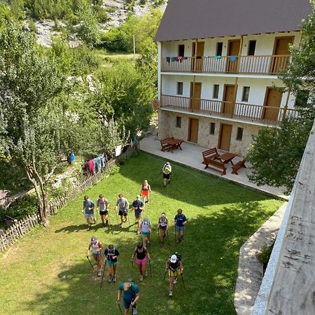Hotel Bujtina Ziçi à Theth Extérieur photo