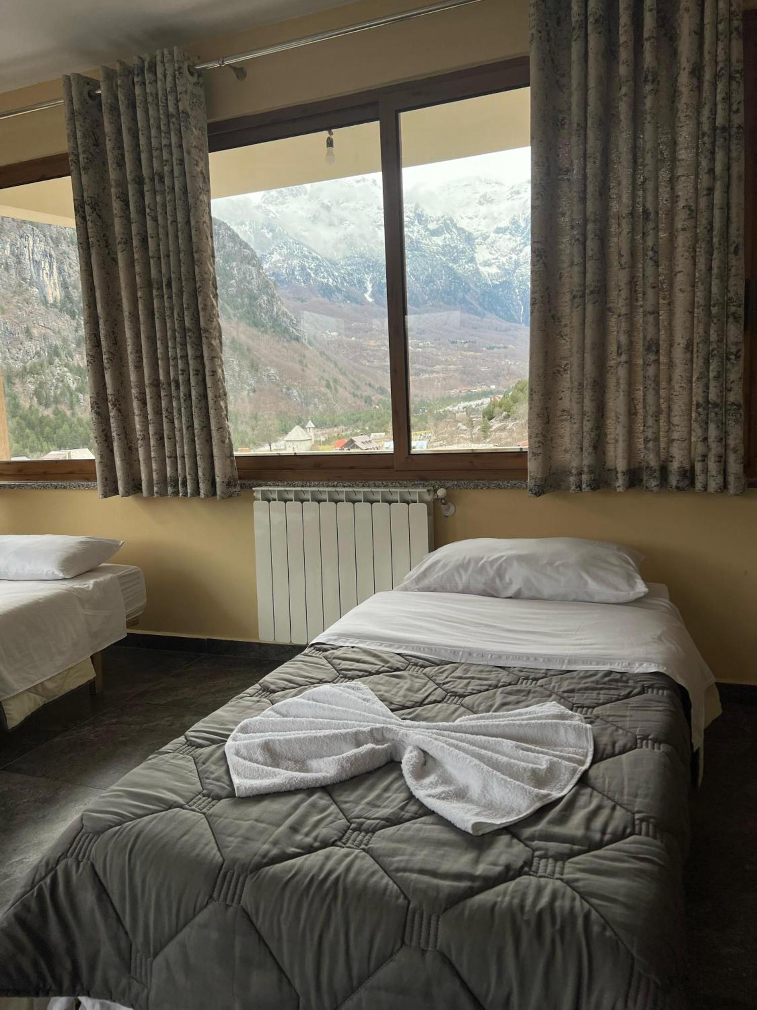 Hotel Bujtina Ziçi à Theth Extérieur photo