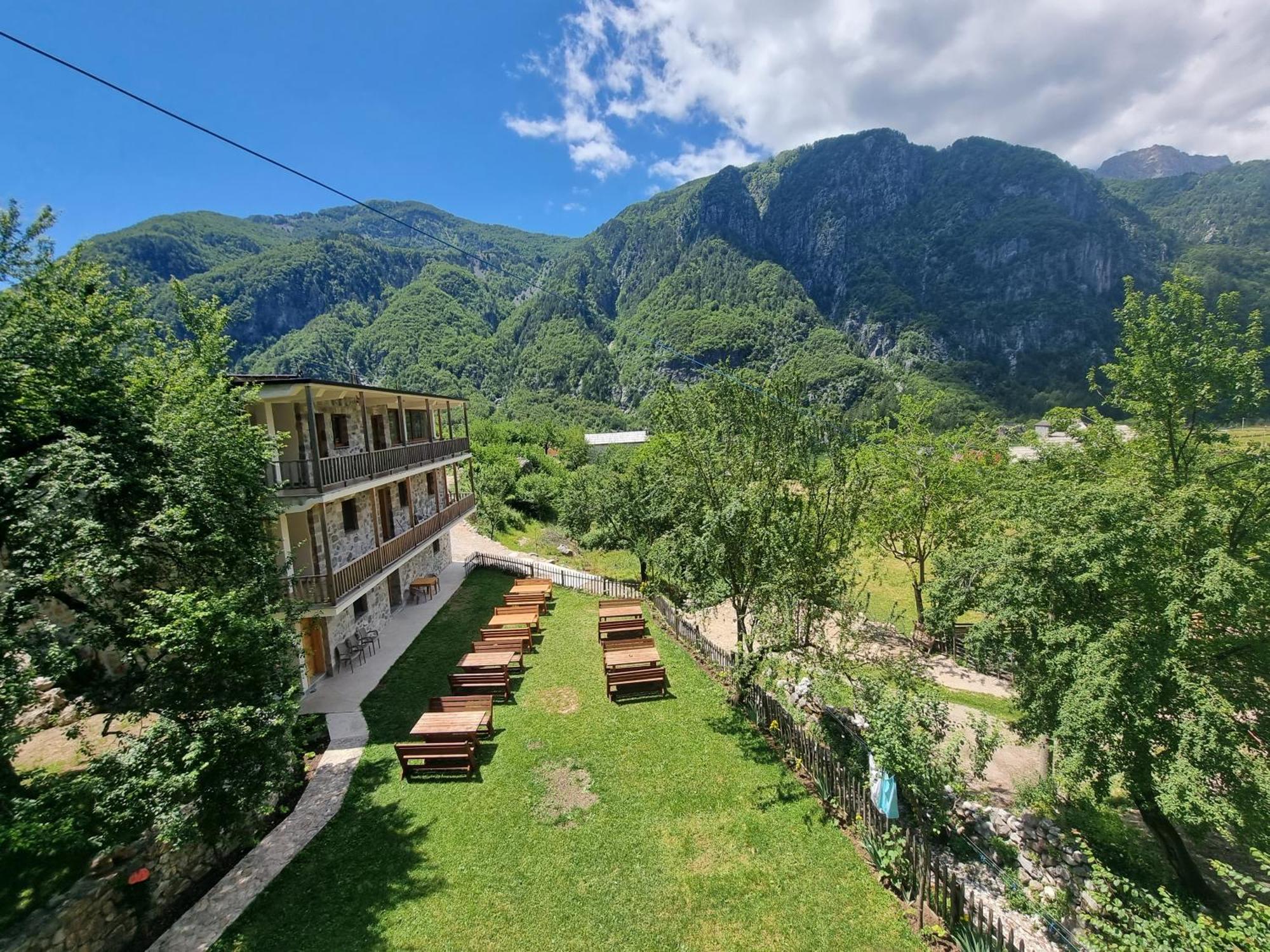 Hotel Bujtina Ziçi à Theth Extérieur photo