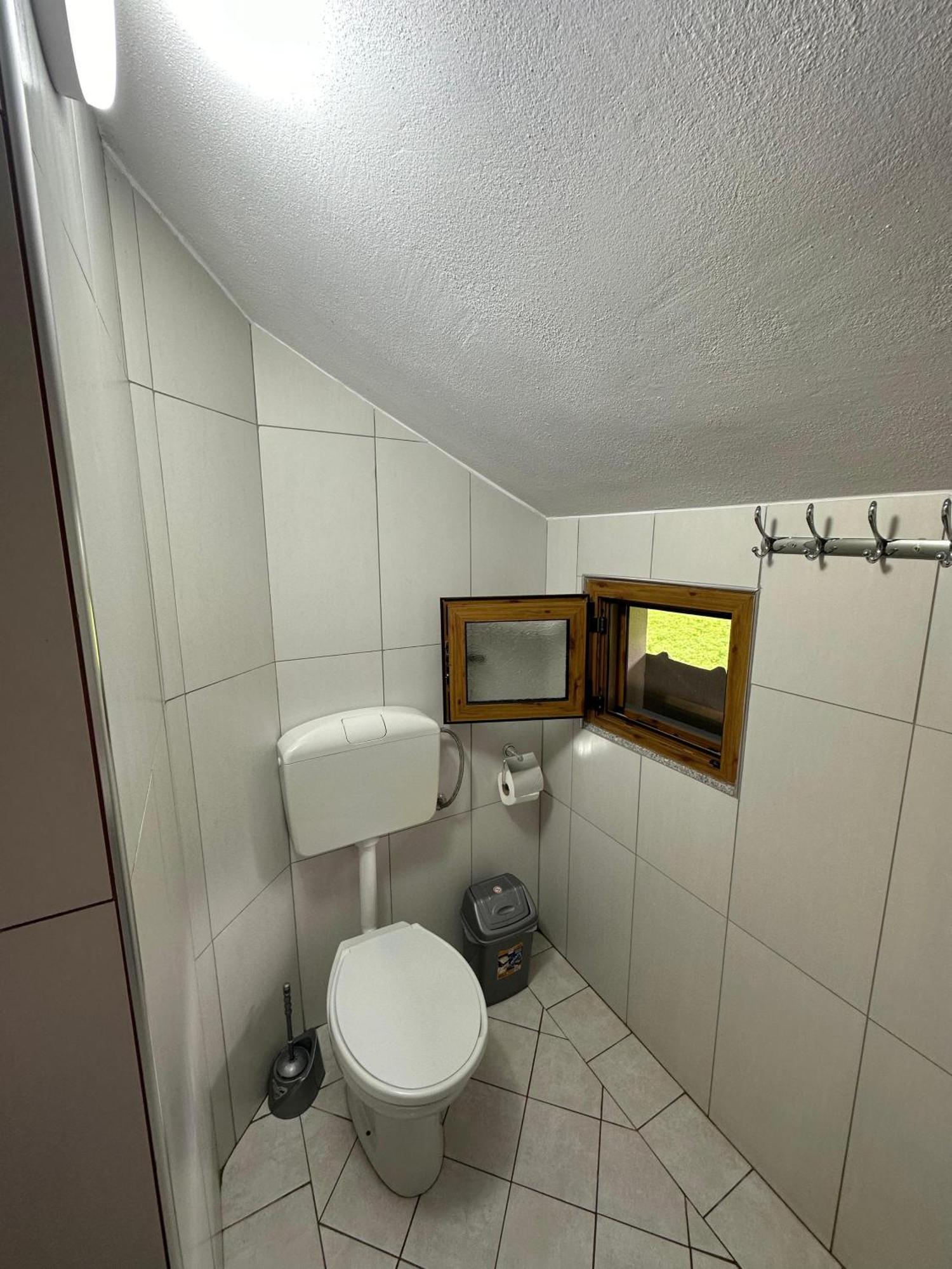 Hotel Bujtina Ziçi à Theth Extérieur photo